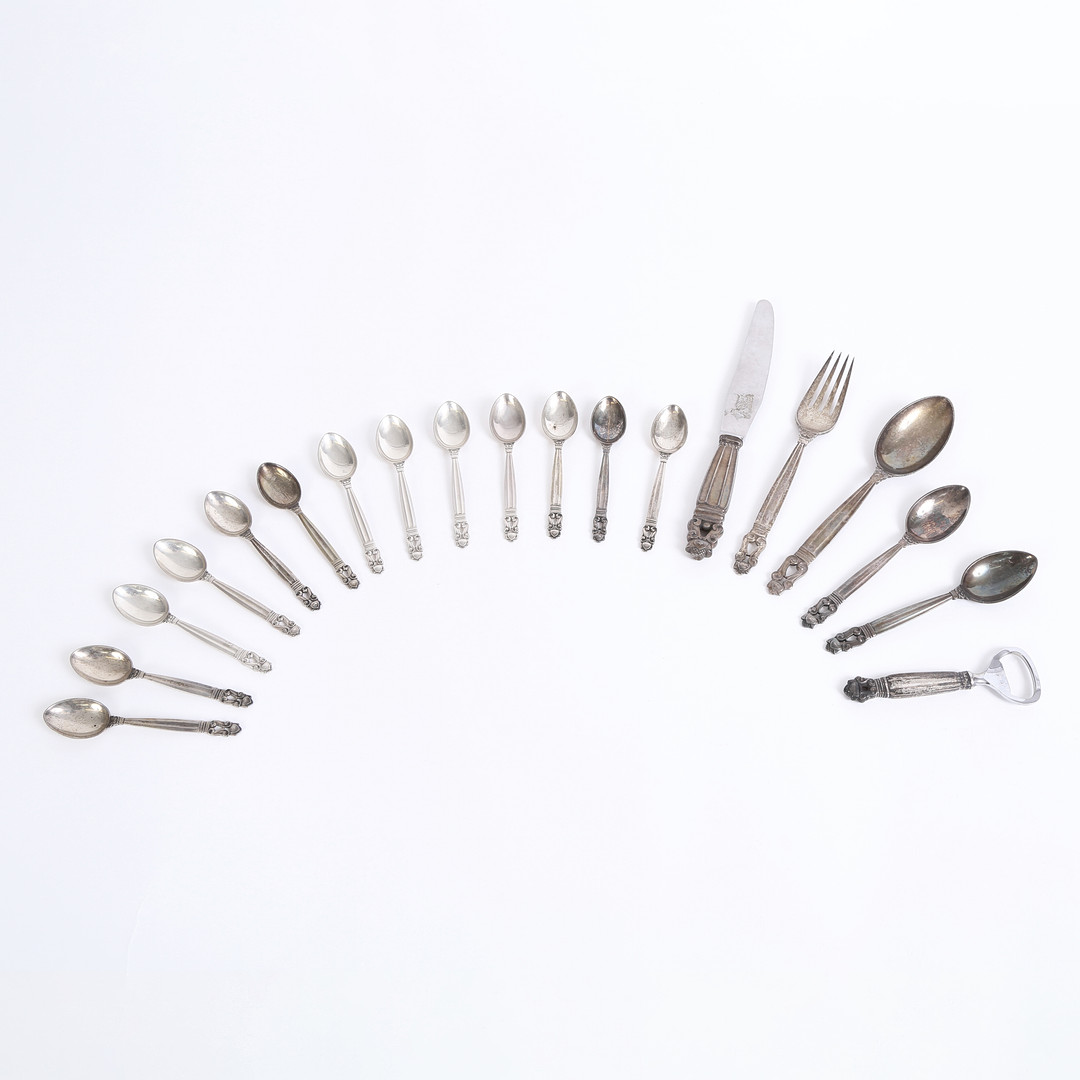 JOHAN ROHDE. Georg Jensen. "Konge" bestik af sterlingsølv (19).