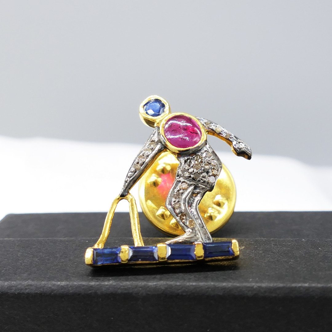 SAPPHIRE, RUBY & DIAMOND buttonhole stud.
