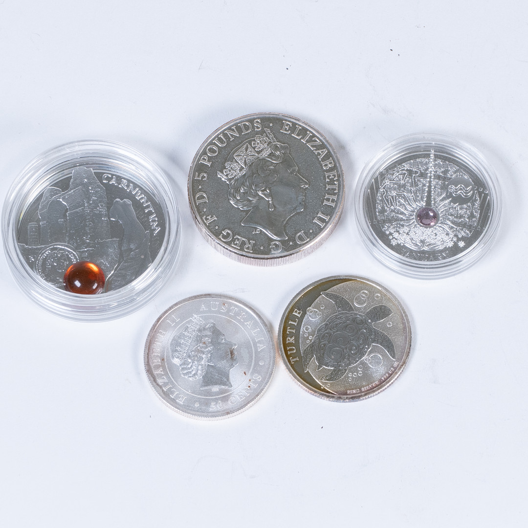 Mynt 5 st., finsilver 999 och sterlingsilver 925, Niue, Australien och Storbritannien.