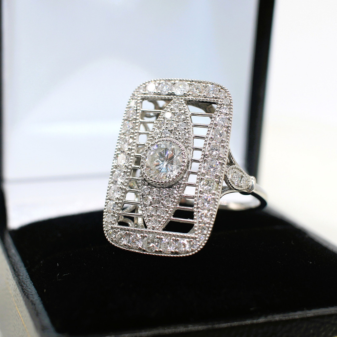 ART DECO STYLE DIAMOND PANEL RING.