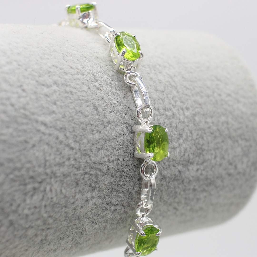 PERIDOT SET SILVER DRESS BRACELET.