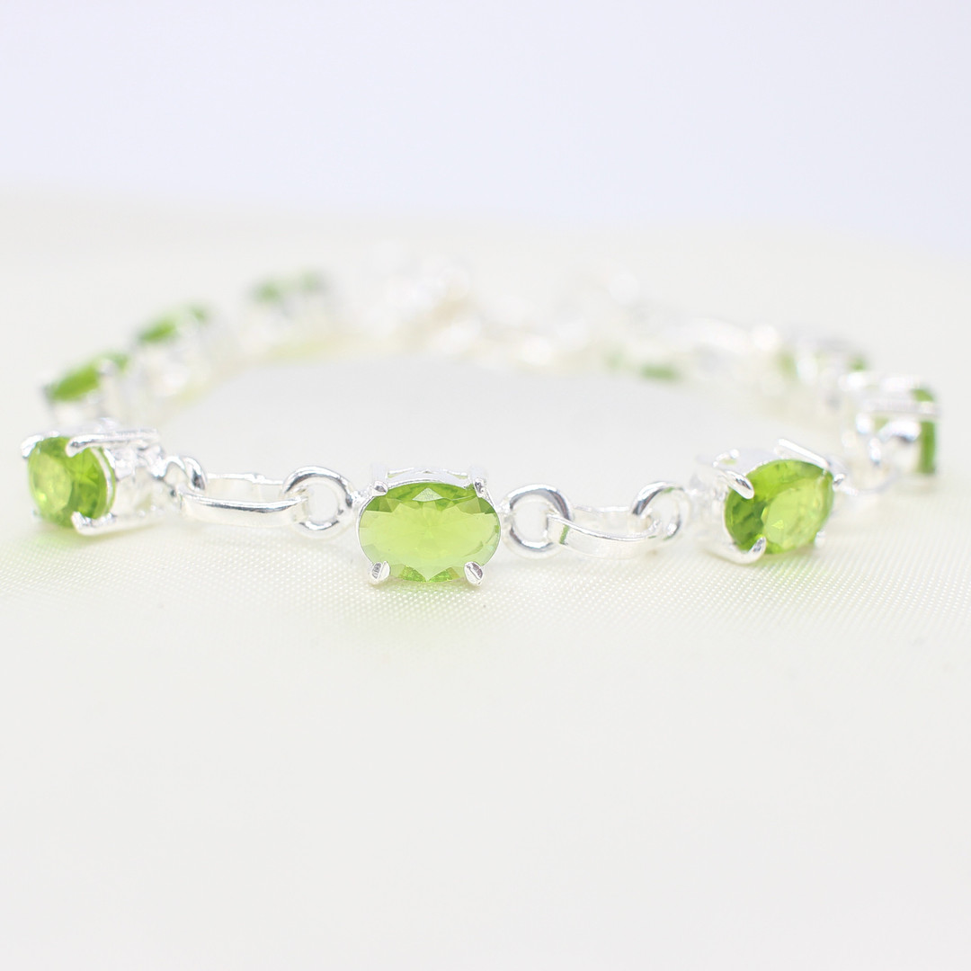 PERIDOT SET SILVER DRESS BRACELET.