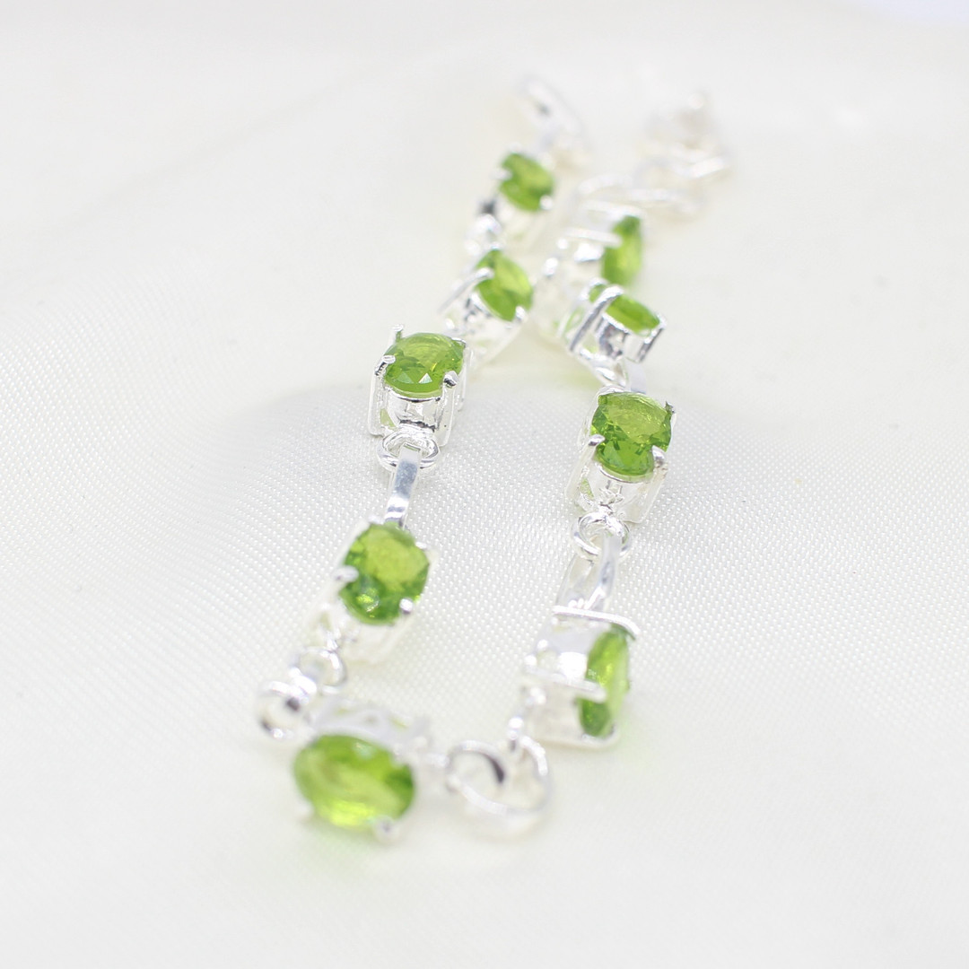PERIDOT SET SILVER DRESS BRACELET.