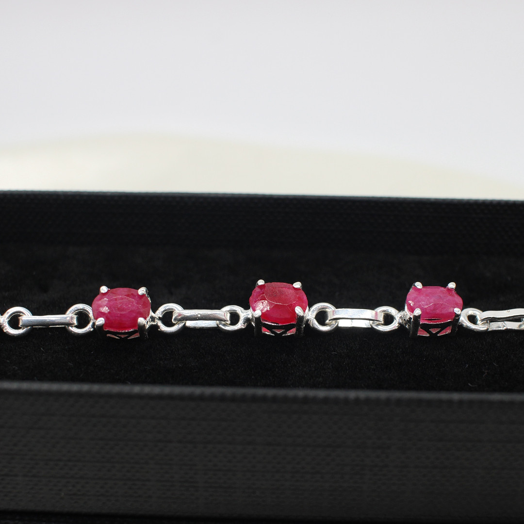 RUBY SET SILVER DRESS BRACELET.