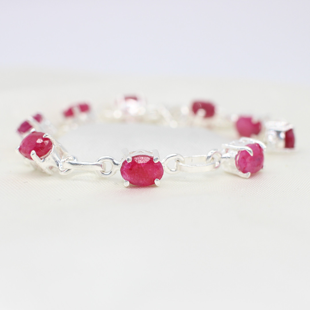 RUBY SET SILVER DRESS BRACELET.