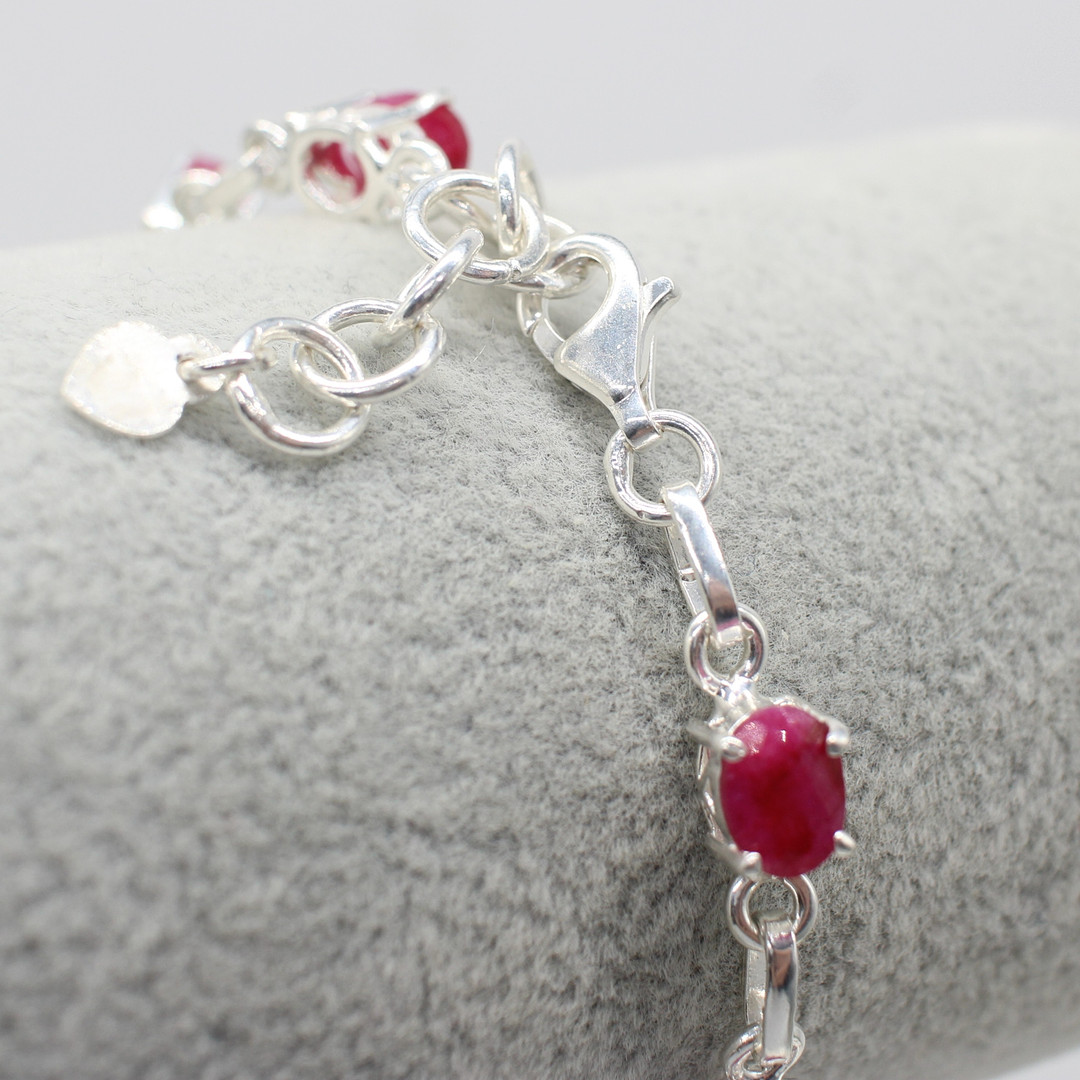 RUBY SET SILVER DRESS BRACELET.