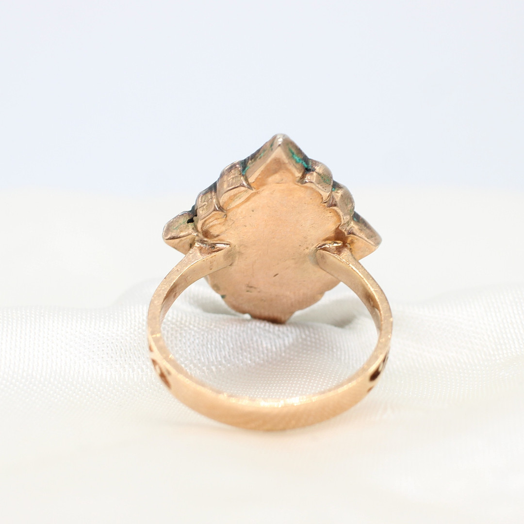 RUBY & DIAMOND RING.