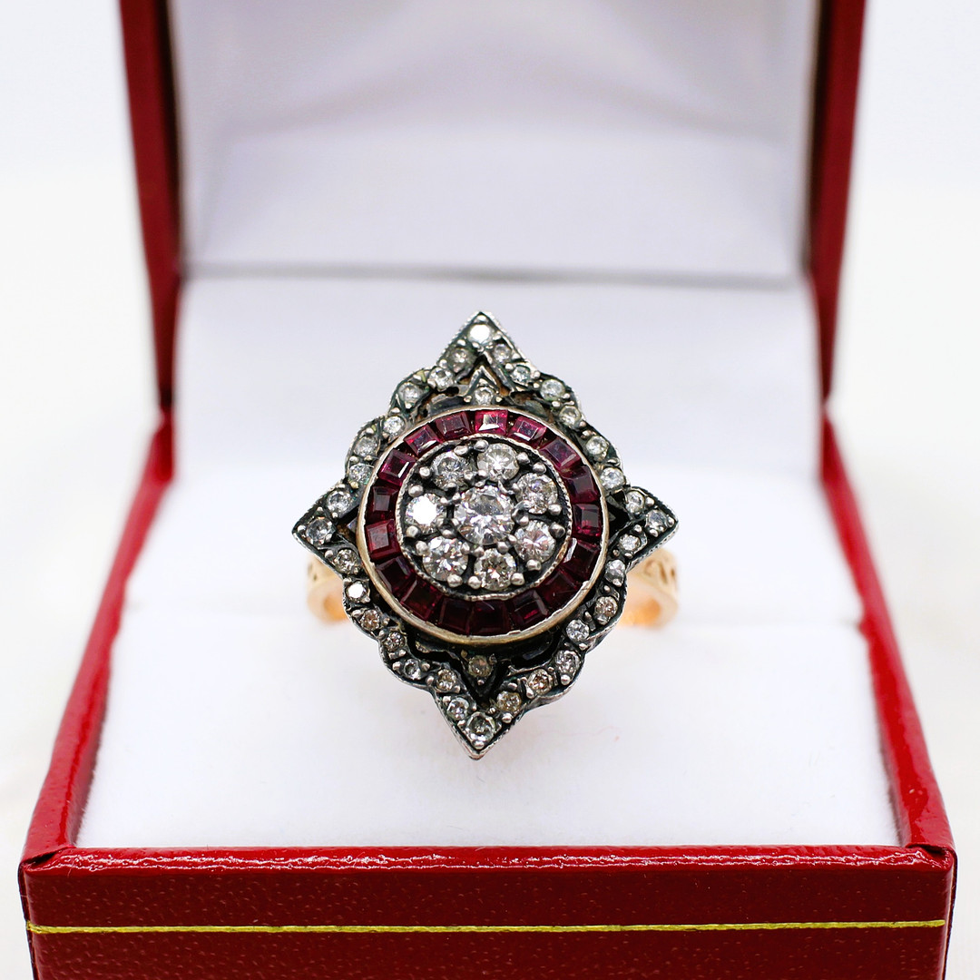 RUBY & DIAMOND RING.