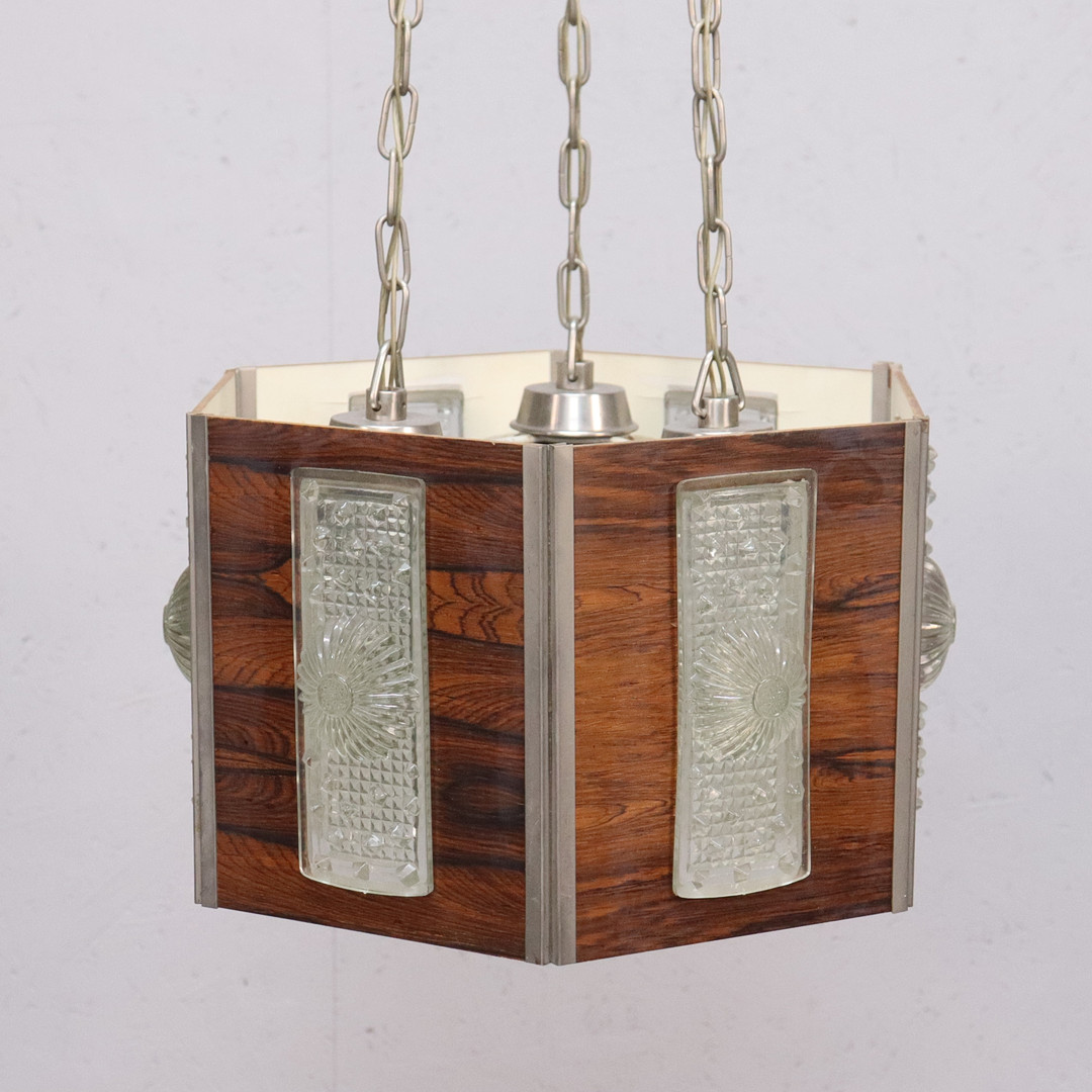 TAKLAMPA, trä och glas, 1900-talets andra hälft.