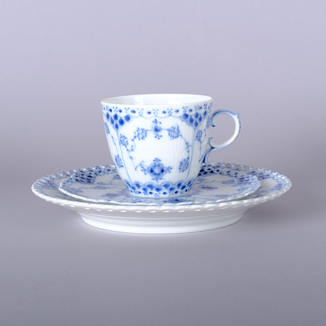 ROYAL COPENHAGEN. Servis, 33 delar, ”Musselmalet Helblond”, Danmark, 1900-tal.