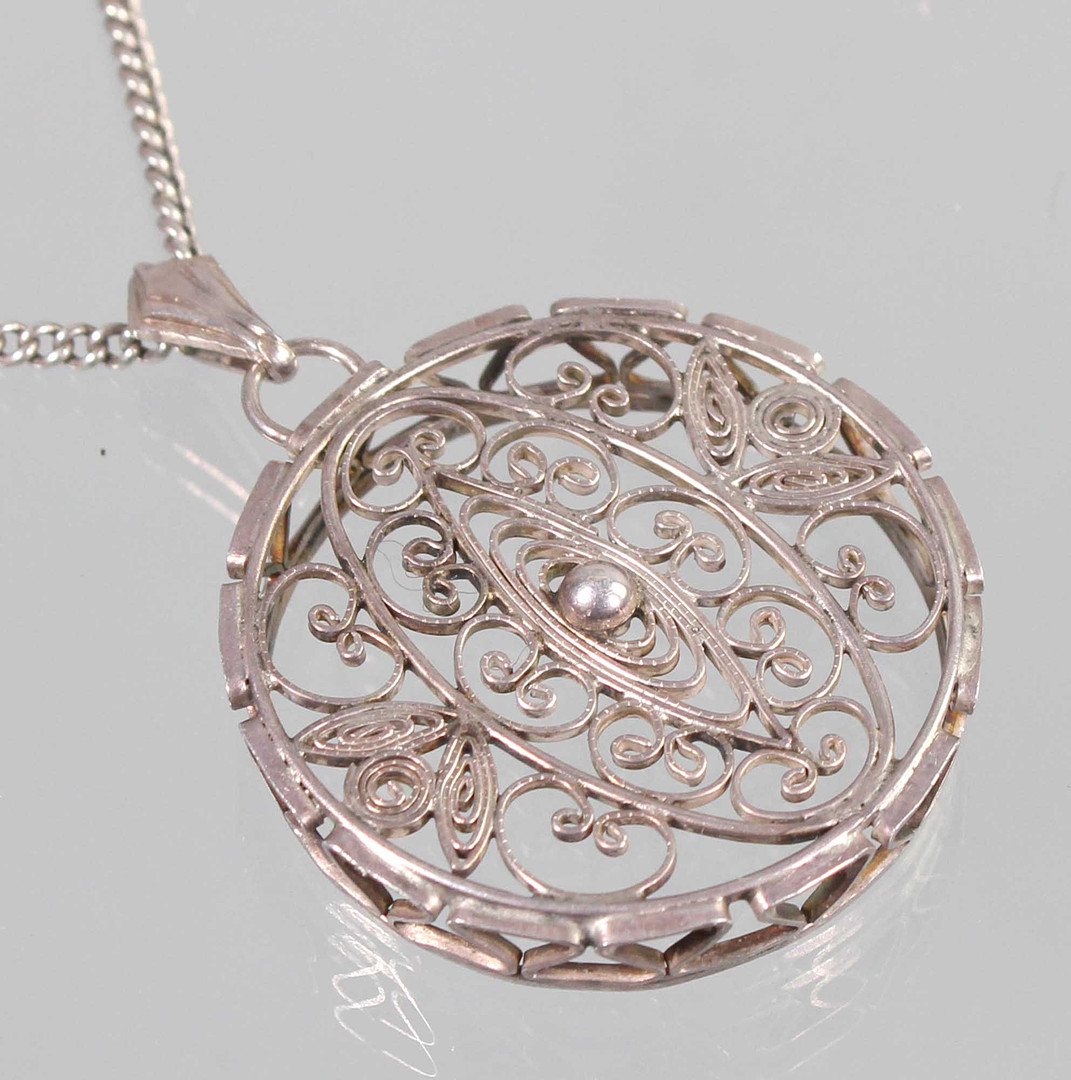 FILIGRAN ANHÄNGER AN KETTE, SILBER 835.