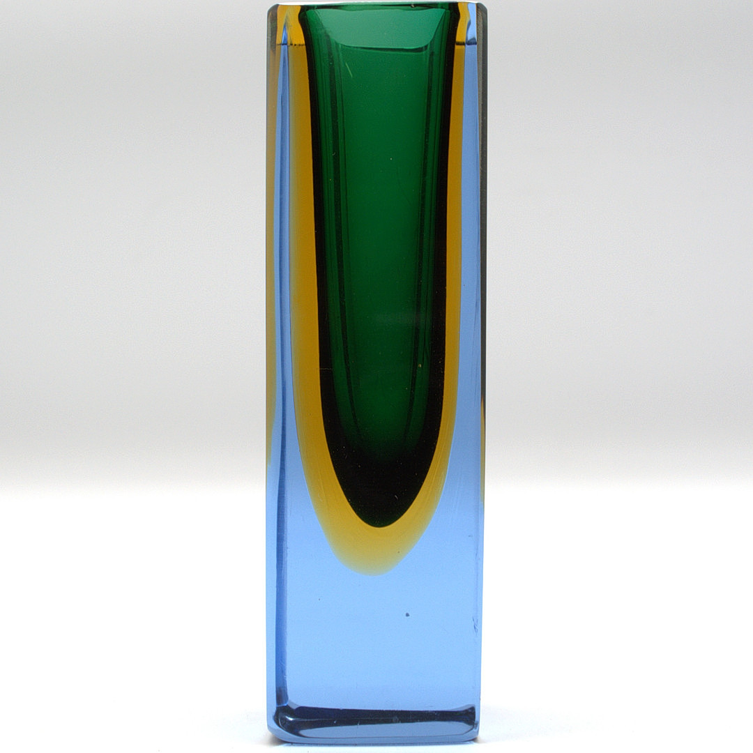 FLAVIO POLI. MURANO BLOCK VASE, BLAU, GELB, GRÜN, SOMMERSO, ITALIEN, UM 1950.
