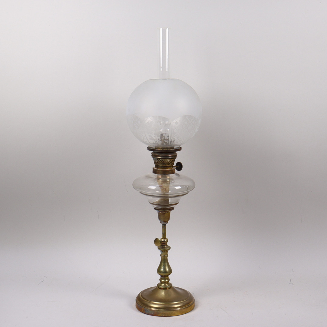 FOTOGENLAMPA, mässing och glas, 1900-talets första hälft.