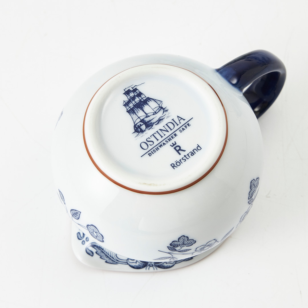 NILS EMIL LUNDSTRÖM. "Ostindia", kaffekoppar med gräddkanna, 12 + 1 st., Rörstrand, porslin.
