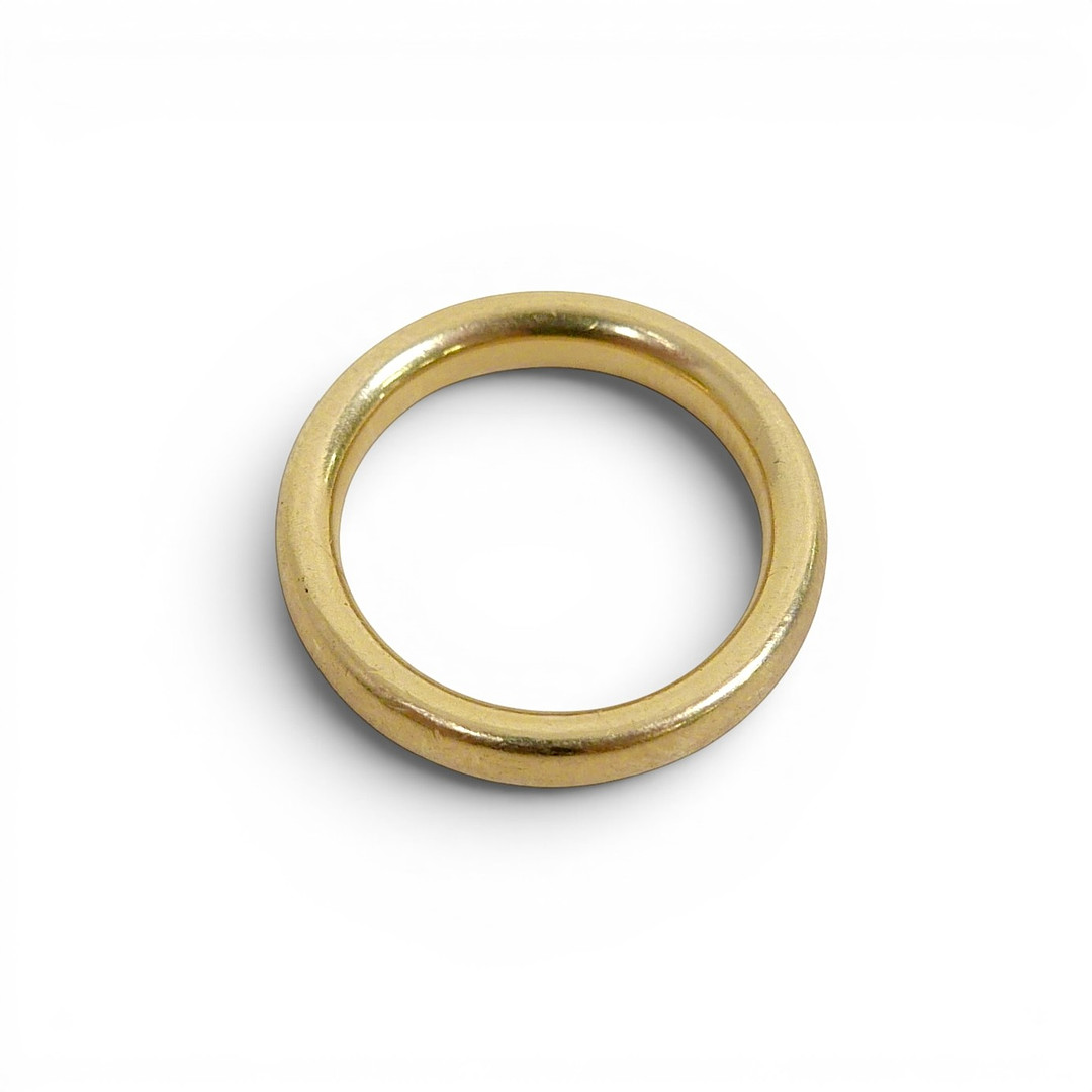 18CT GOLD WEDDING BAND RING.