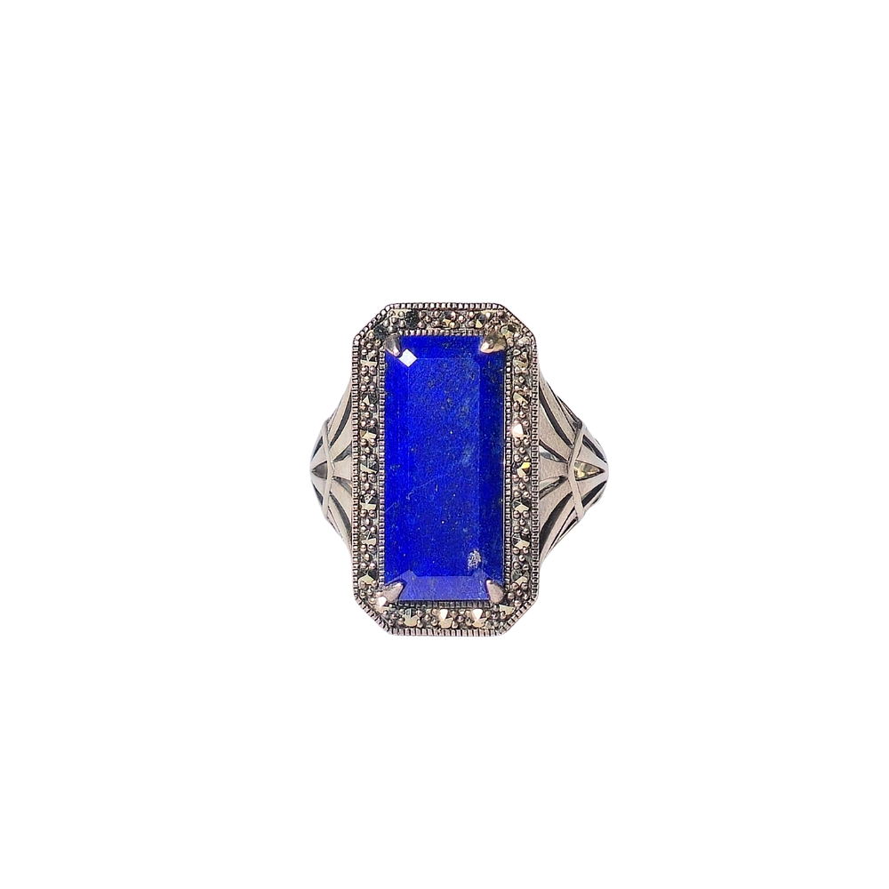 Anillo en plata con lapislázuli y marcasitas.