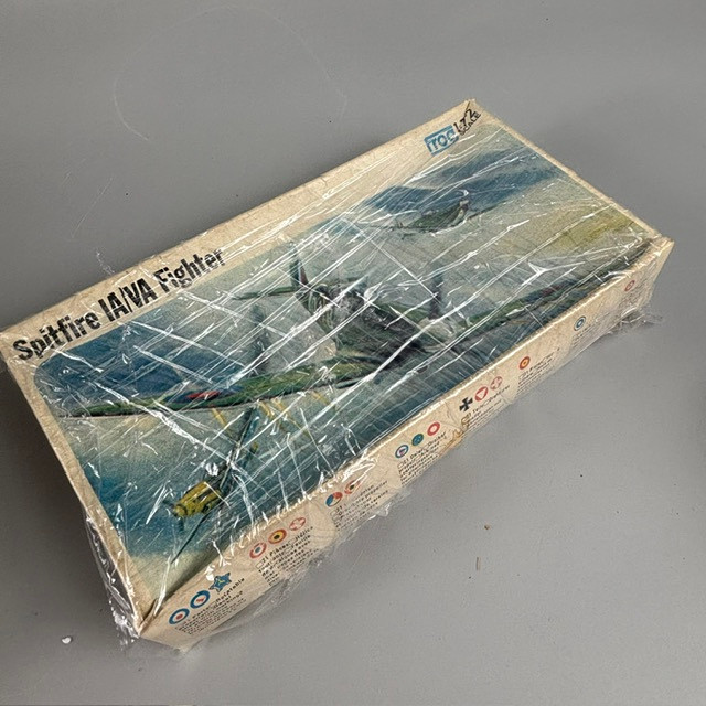 FROG AIRCRAFT CONSTRUCTION KITS.
