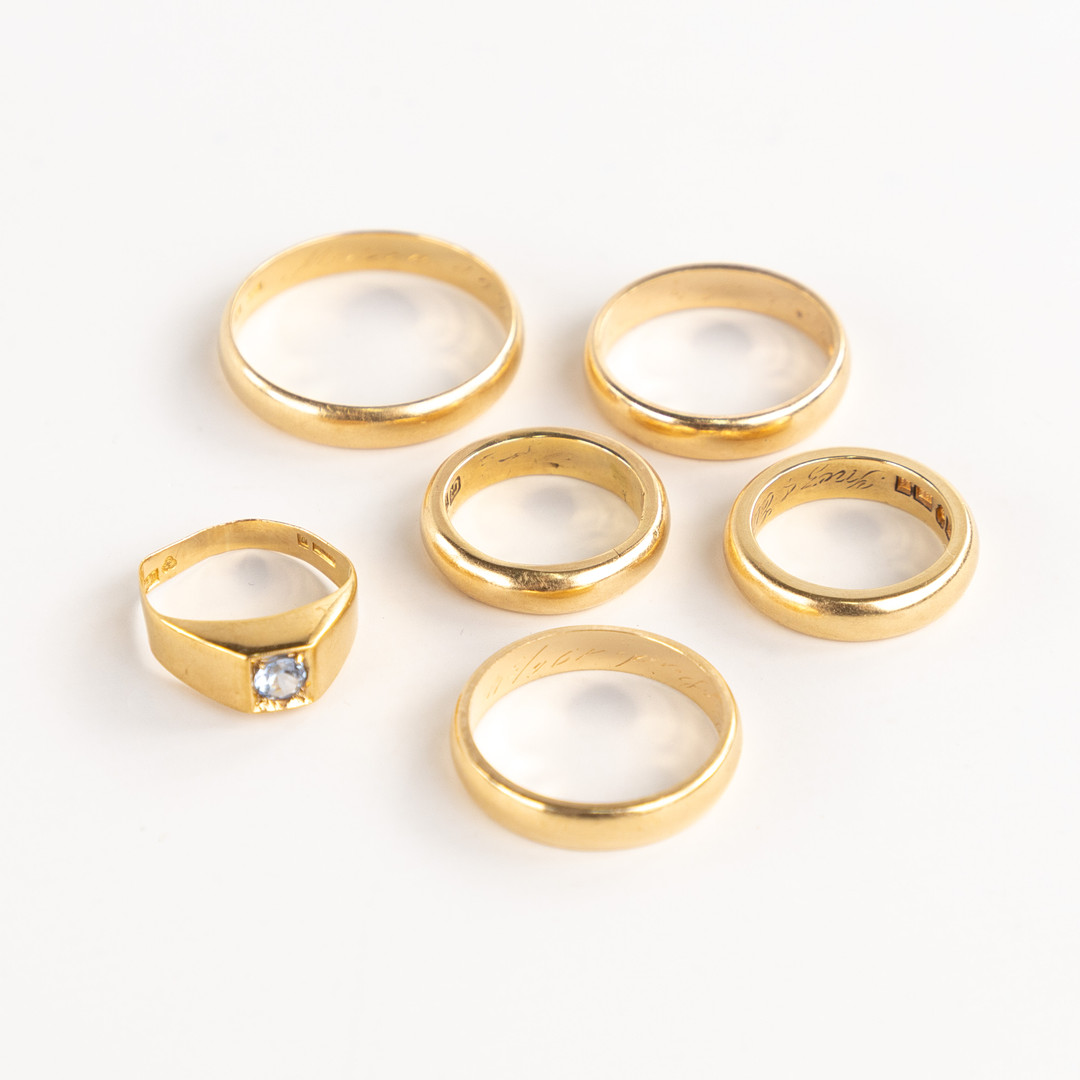 RINGAR 6 st 18k guld.