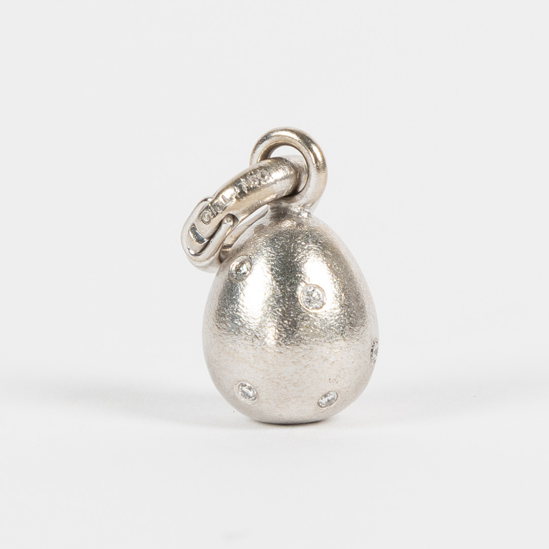 OLE LYNGGAARD. Hänge, 'Sweet drop", 18K vitguld.