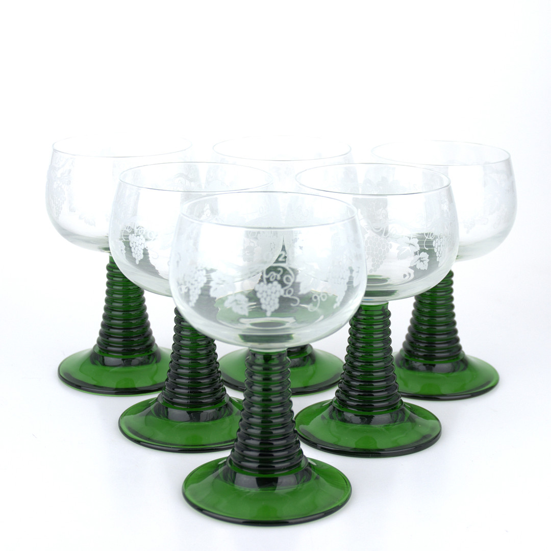 REMMARE, 6 st, kupa med etsad dekor, fot av grönt glas, 1900-tal.