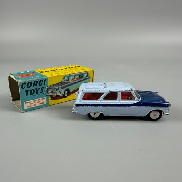 CORGI FORD ZEPHYR ESTATE 424.