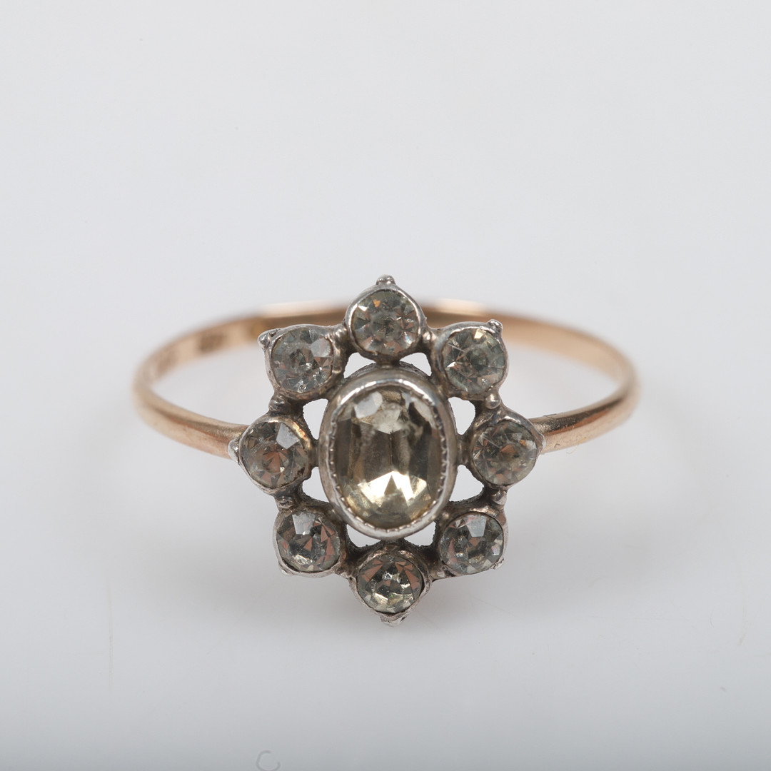 CARMOSÉRING, 18 K guld/silver med fasettslipade stenar, tidigt 1900-tal.