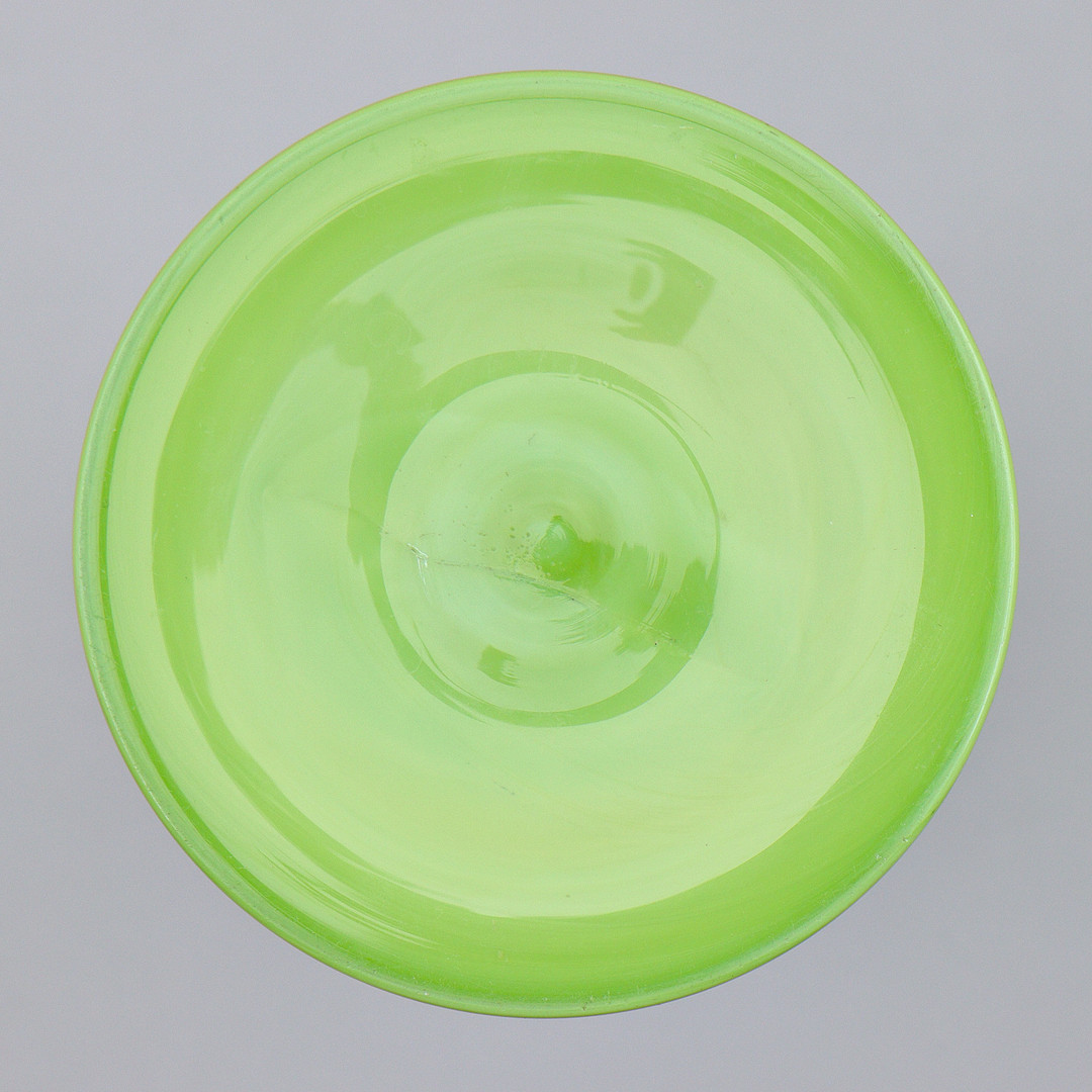 FRITZ DAHL, GRÖNSVART POKALVAS I GLAS "KLÖVER", ART DECO, ÅFORS GLASBRUK, TIDIGT 1900-TAL.