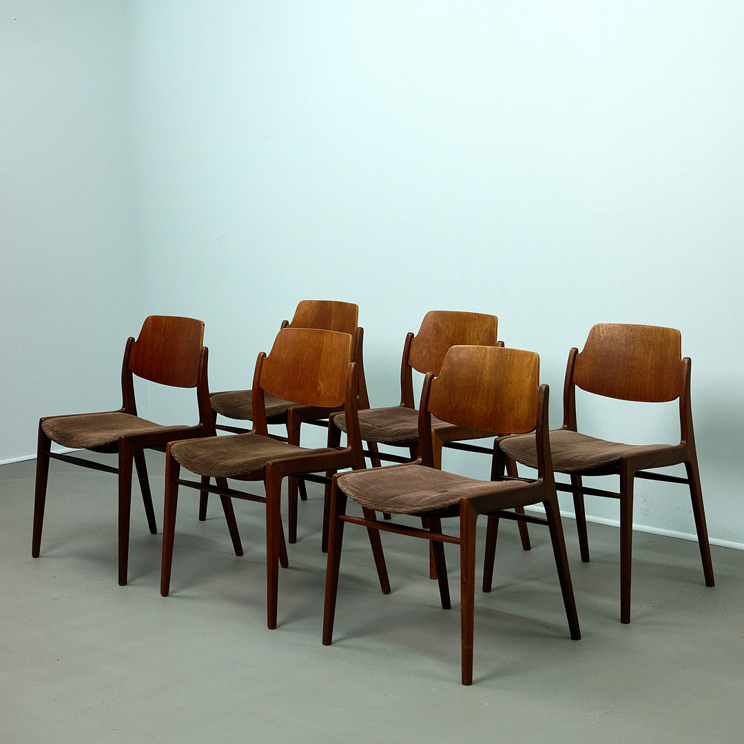 HARTMUT LOHMEYER. für Wilkhahn, sechs Stühle / Esszimmerstühle, Teak, Stoff, 1960er Jahre, Deutschland (6).