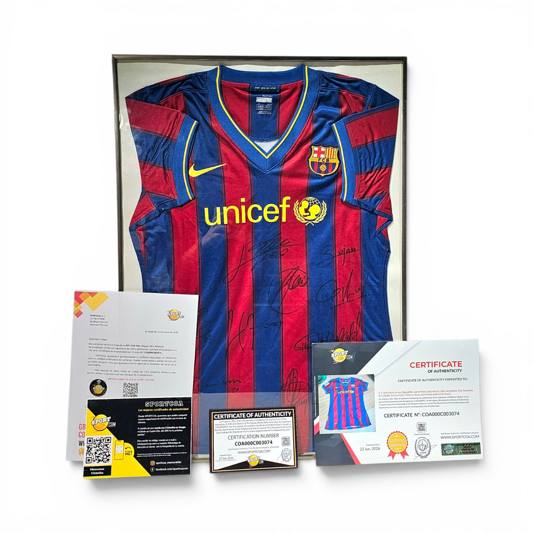 Camiseta del Fútbol Club Barcelona. Firmada por los jugadores. Con certificado. Temporada 2008-2009.