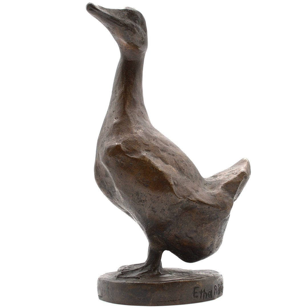 ETHA RICHTER. (1883 - 1977) BRONZE SKULPTUR ALS PLASTISCHE GANS, SIGNIERT. FRÜHES 20. JAHRHUNDERT.