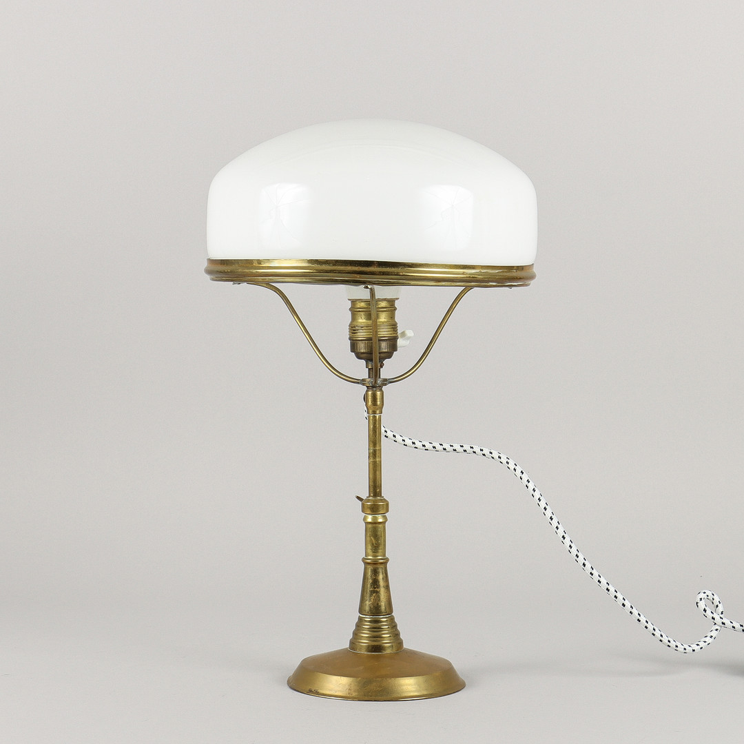 BORDSLAMPA "Strindbergslampa", 1900-talets mitt.