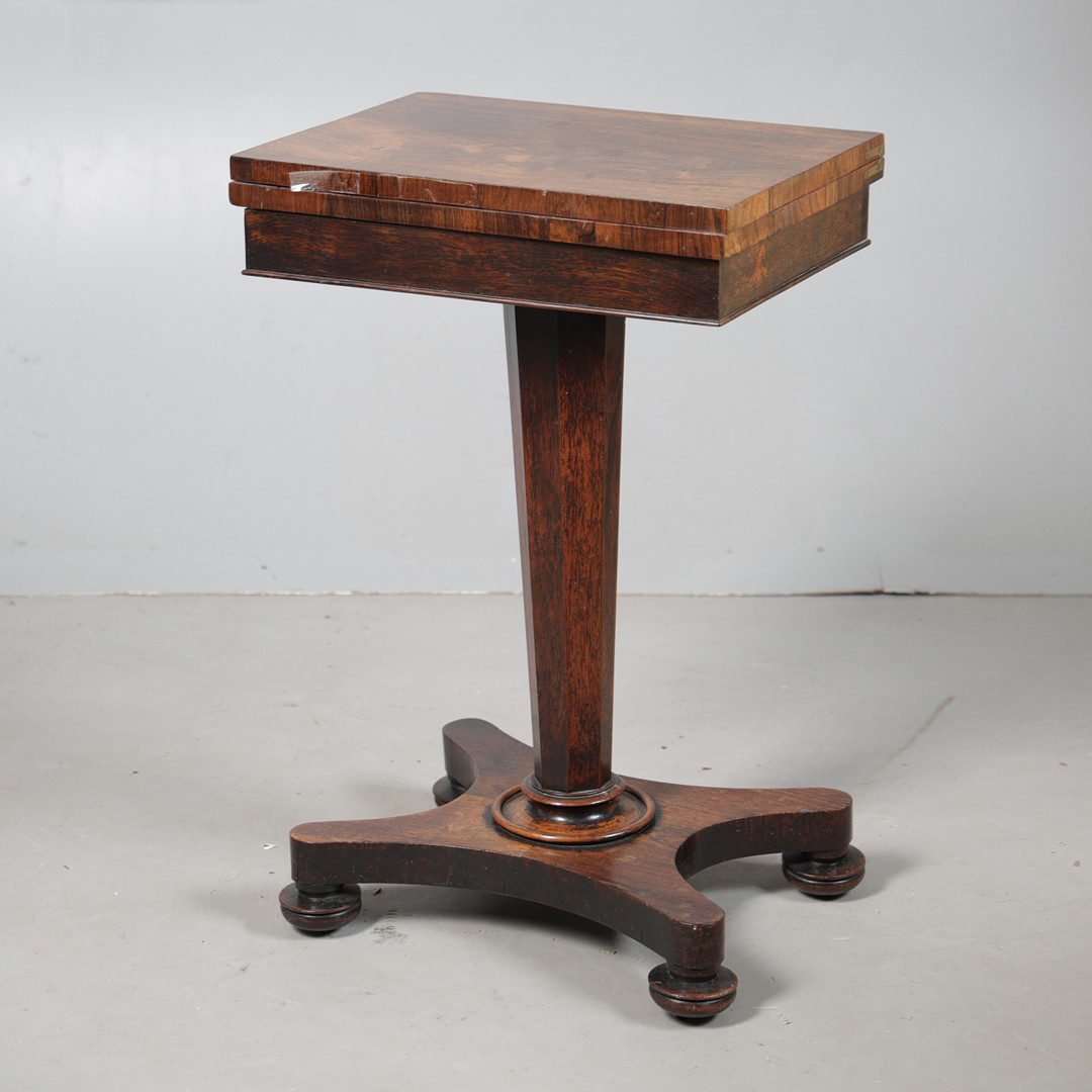A WILLIAM IV ROSEWOOD FOLD OVER CARD TABLE.