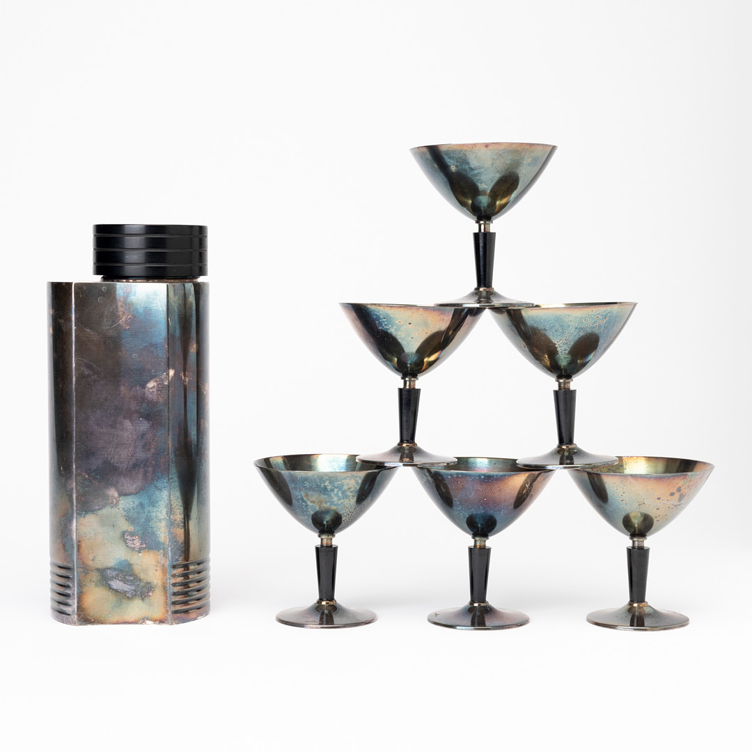 FOLKE ARSTRÖM. Cocktailshaker med 6 st glas, nysilver, GAB, funkis, 1930/40-tal.