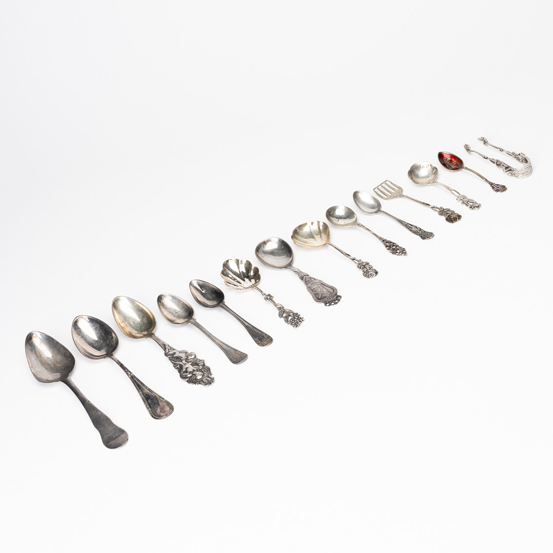 DIVERSE SILVER, 14 delar, mestadels skedar, olika tillverkare och fabrikat, 1800 - 1900-tal.