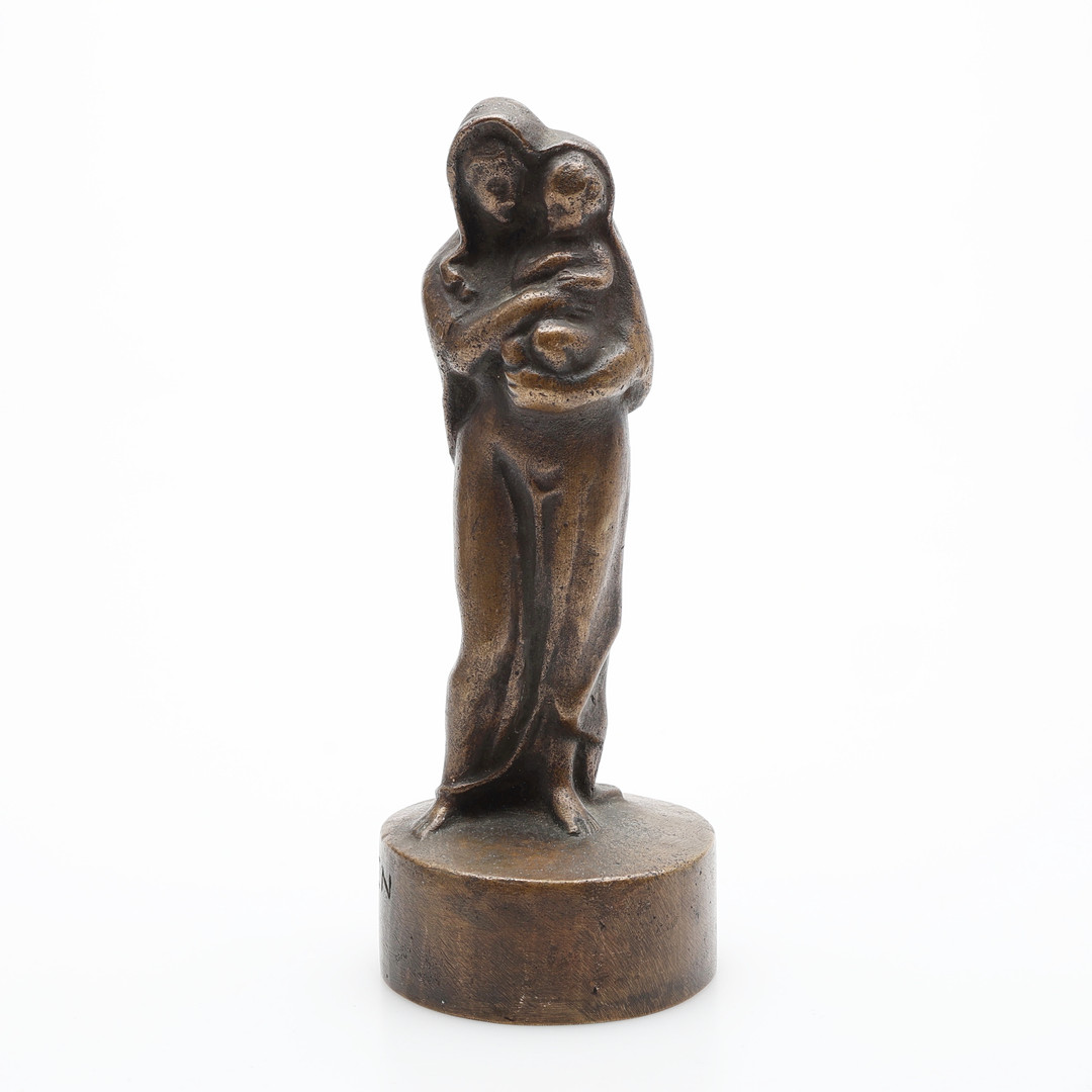 AARRE AALTONEN. SKULPTUR, MOR OCH BARN, BRONS, SIGNERAD OCH DATERAD 1931.