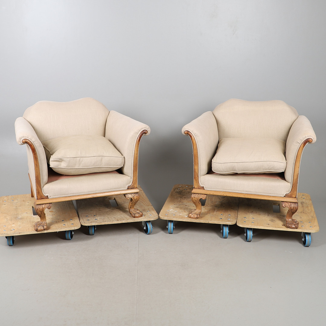 A PAIR OF WALNUT CLUB STYLE ARMCHAIRS.