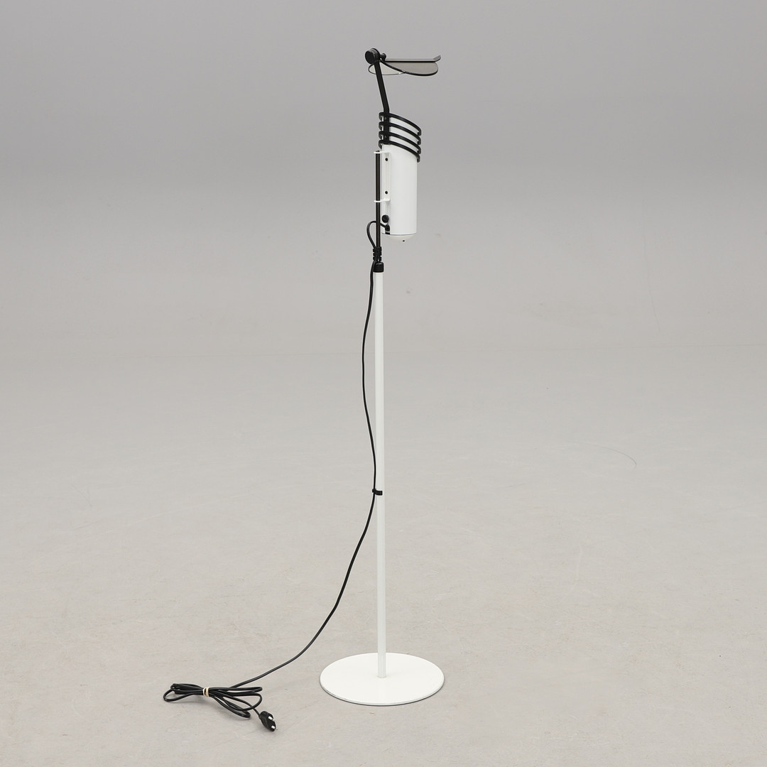 GOLVLAMPA, "Skarabé", Ateljé Lyktan, Stig Ahlström & Clas Kock, modellen formgiven 1983.