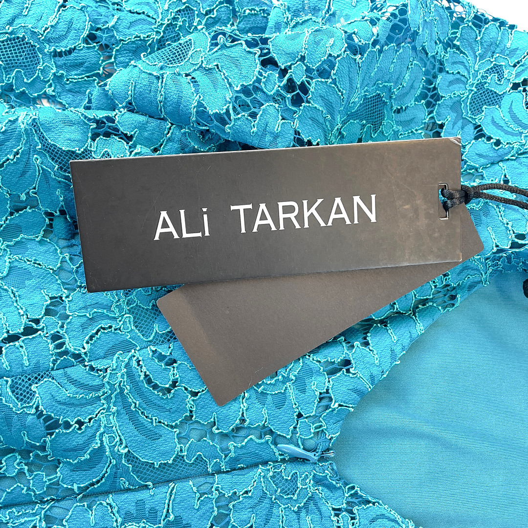 AFTONKLÄNNING, lång, med strassbrosch, Ali Tarkan, Turkiet.