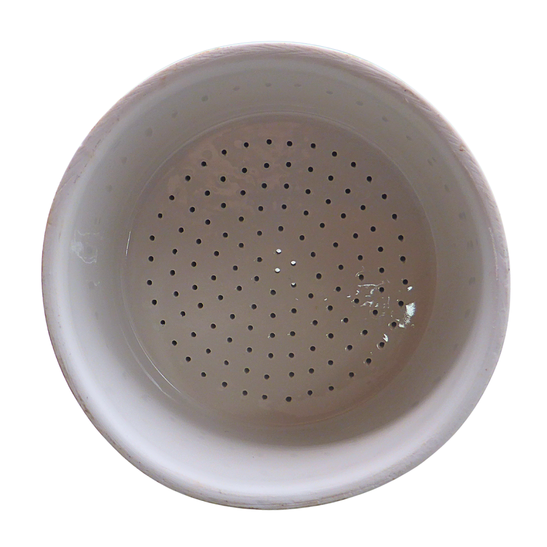 DREITEILIGES TEE- UND KAFFEEFILTER-SET AUS PORZELLAN UND KERAMIK.