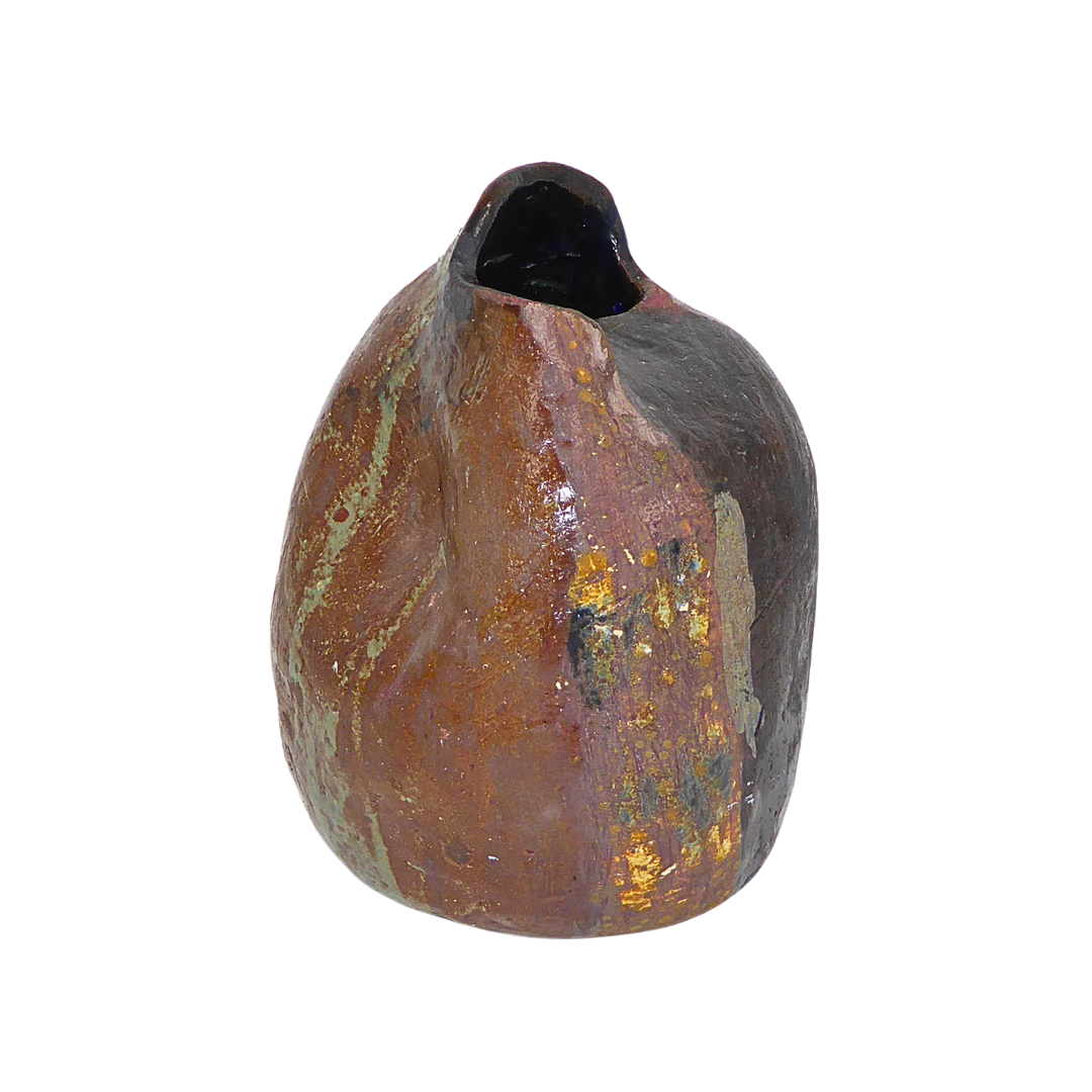 STUDIOKERAMIK-VASE IN ORGANISCHER FORM.
