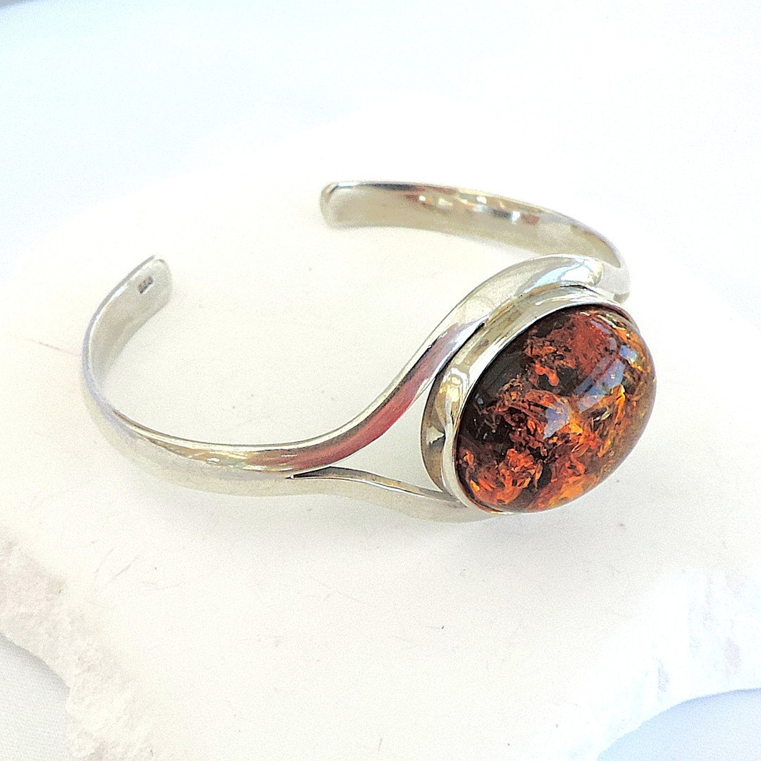 VINTAGE 925 SILVER CHUNKY BALTIC AMBER BANGLE/BRACELET 14.9GRAMS.
