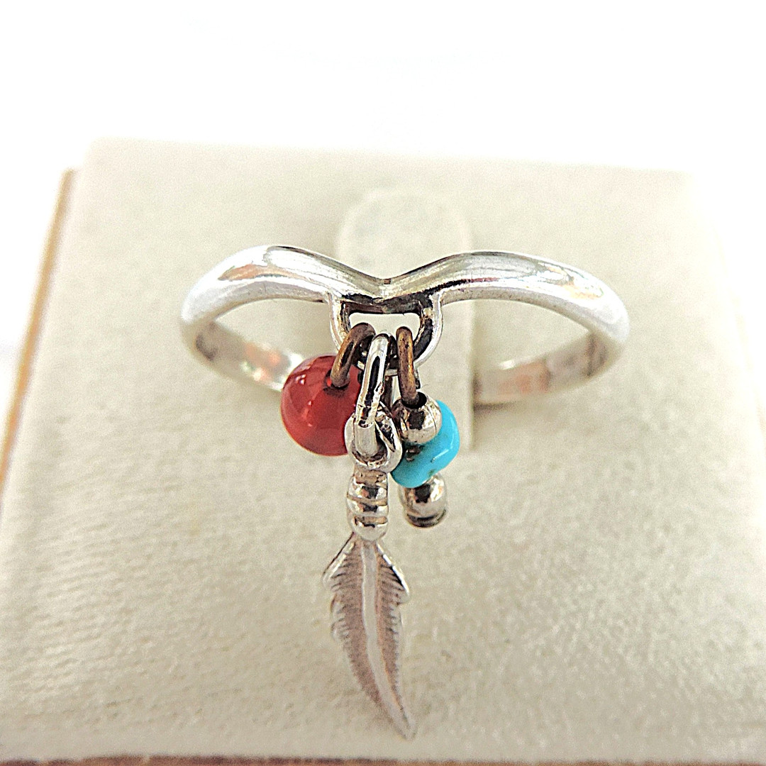 VINTAGE 925 SILVER NAVAJO WISHBONE FEATHER RING.