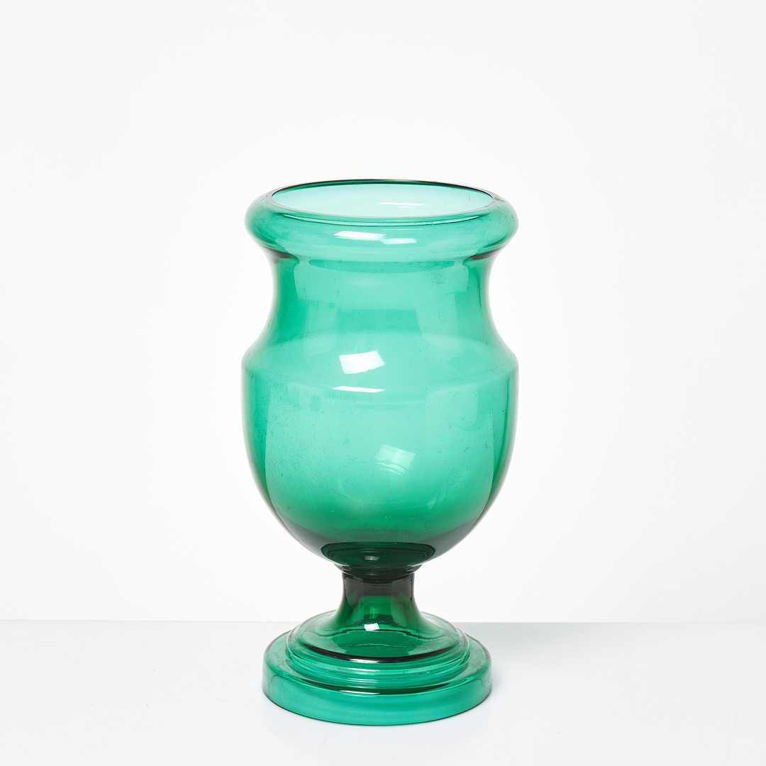 POKAL. Grön glasmassa, balusterformad, 1900-talets mitt.