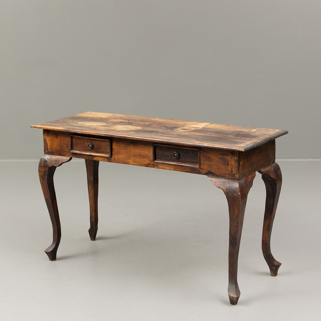 SKRIVBORD, rokokostil, 1900-talets senare del.