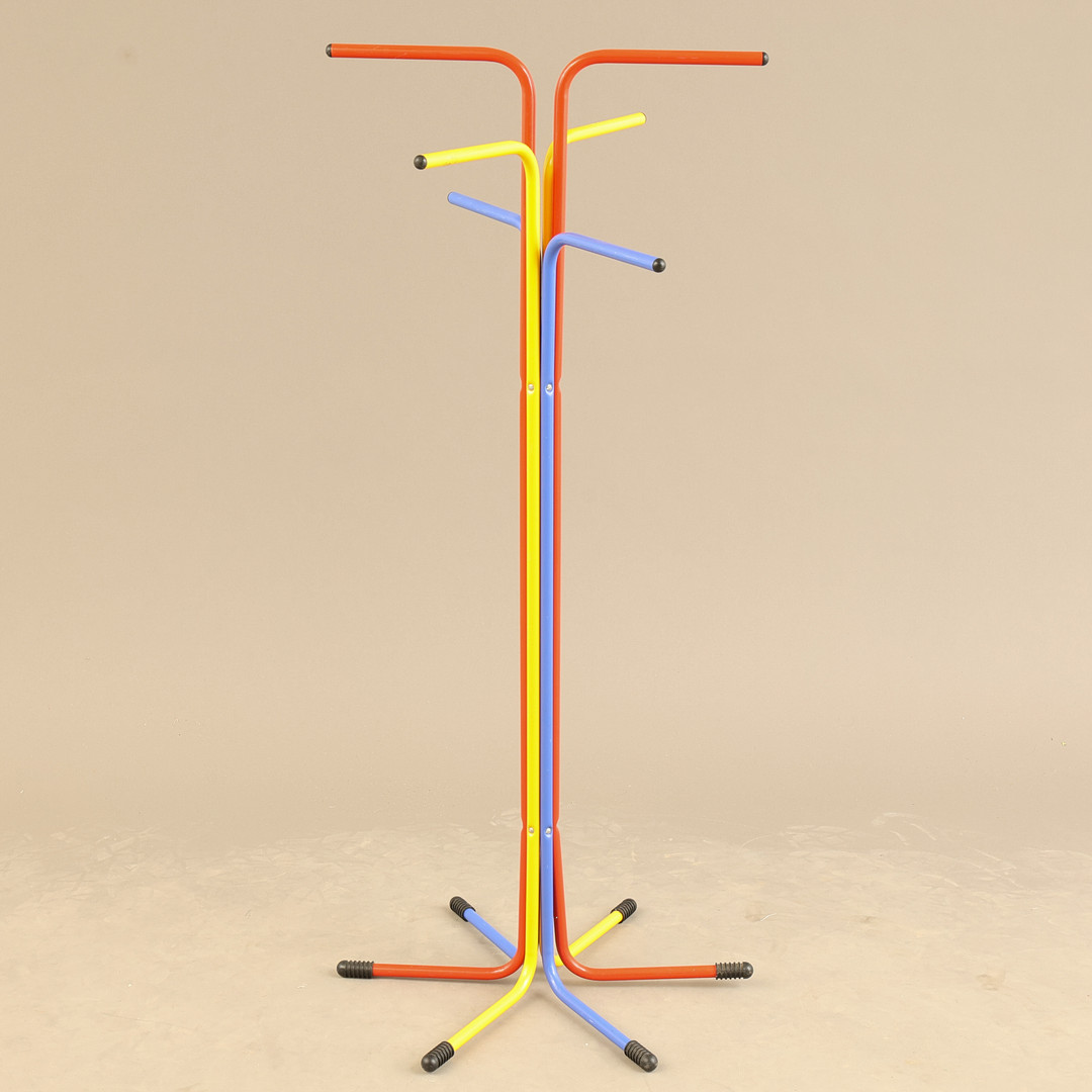 TORD BJÖRKLUND. KLÄDHÄNGARE, "Plagg", metall, Ikea, 1980-tal.