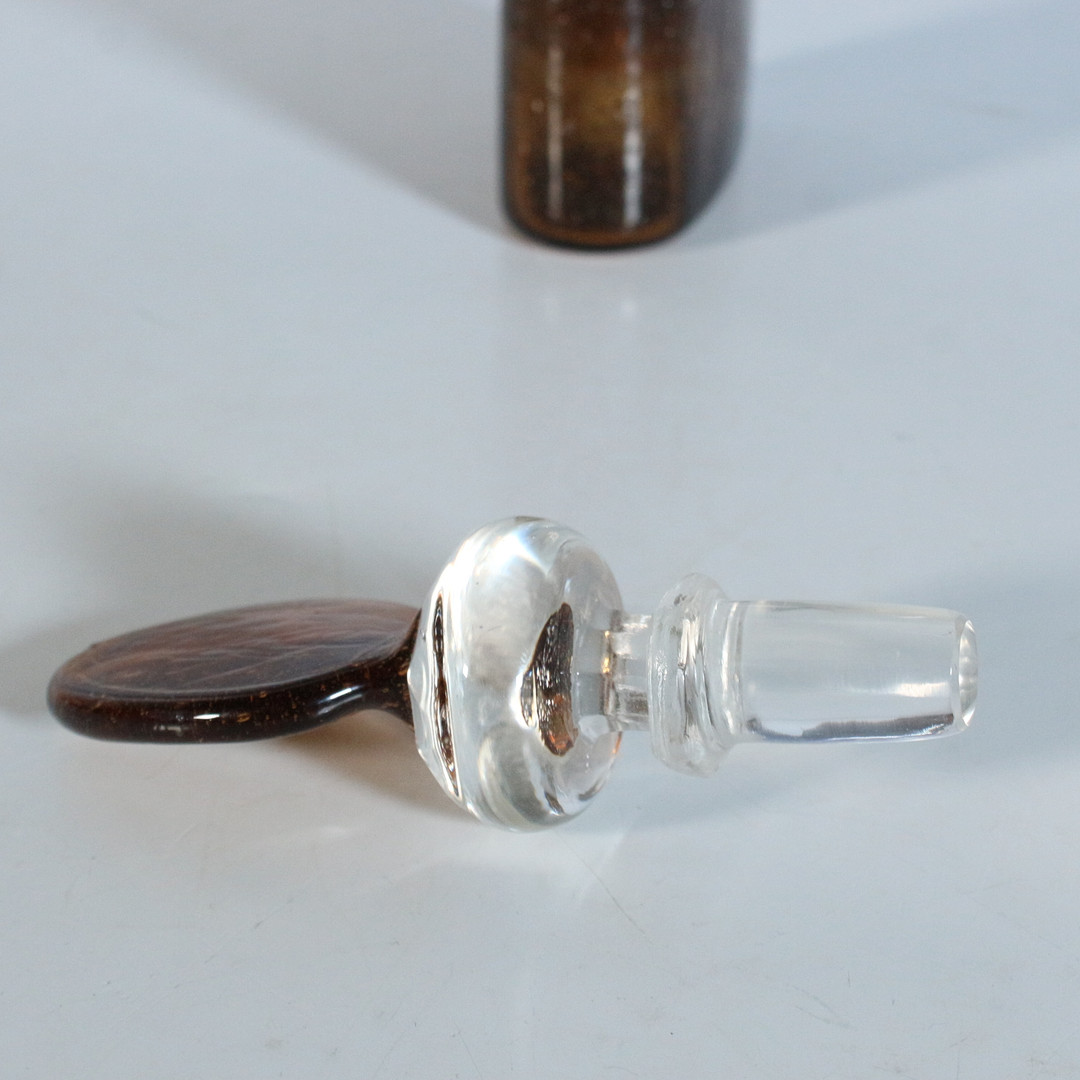 OIVA TOIKKA. Glasflasche mit Stöpsel '' Puteli '' 2. Hälfte 20. Jh.