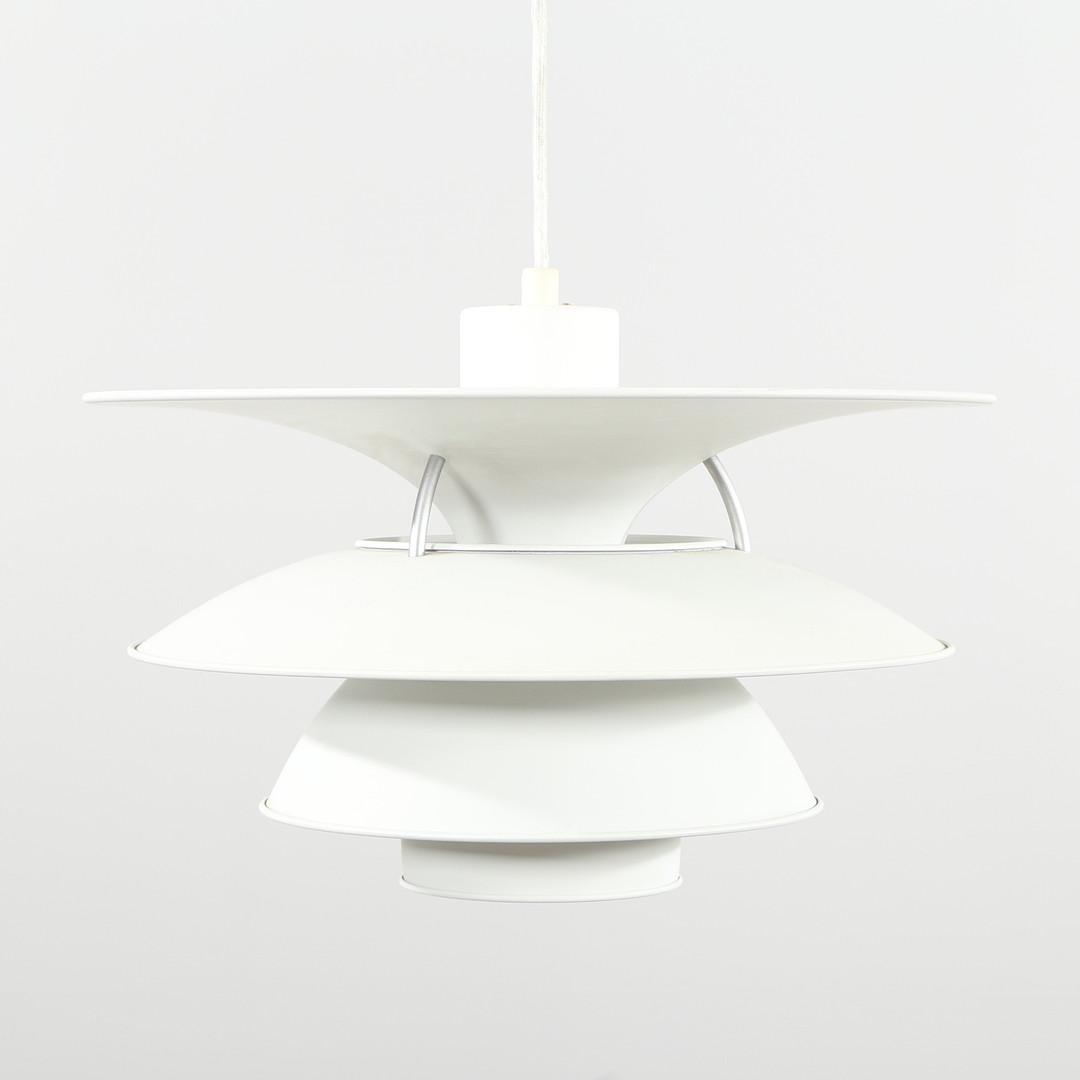 POUL HENNINGSEN. Louis Poulsen. PH5-4,5 "Charlottenborg" pendel, Ø 48 cm.