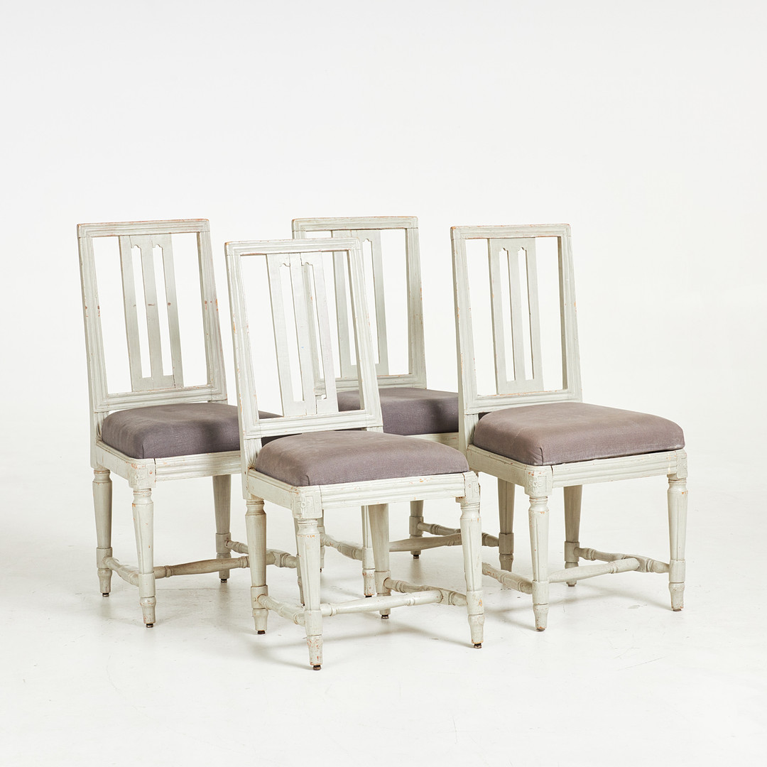 STOLAR. 4 st, gustaviansk stil, bemålade, 1900-tal.