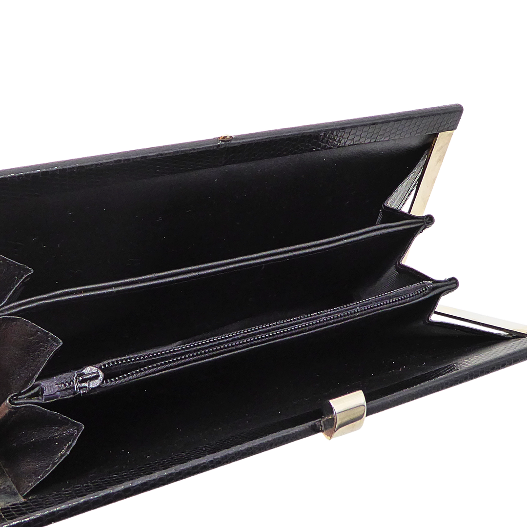 CLUTCH MIT ECHSEN-PRÄGUNG, SCHWARZ.