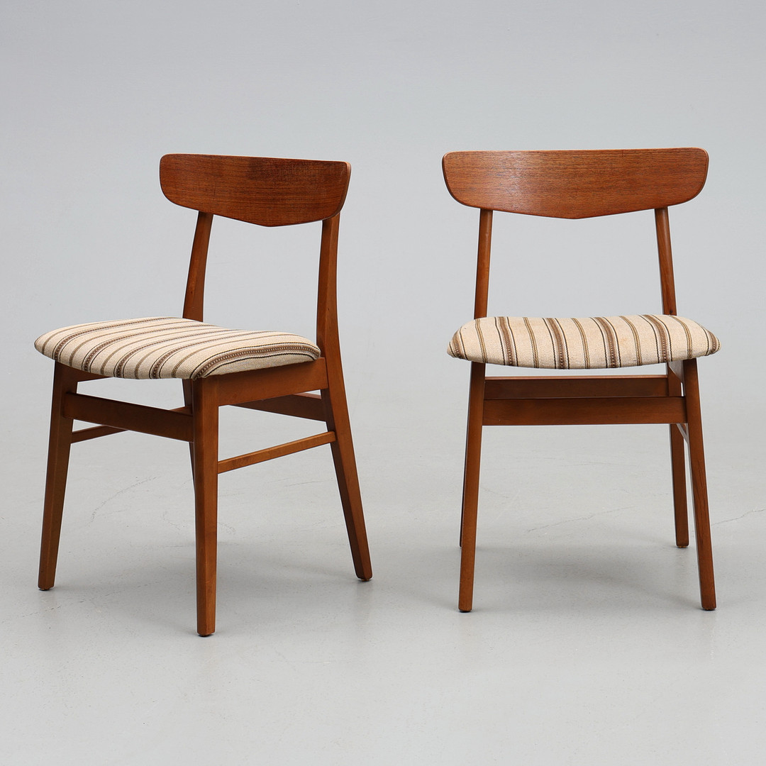 STOLAR. Ett par, ”Mosbøl”, teak och bok, Findahls Møbelfabrik, Danmark.